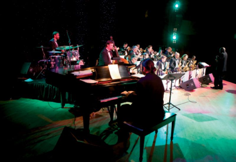 Holiday Swing