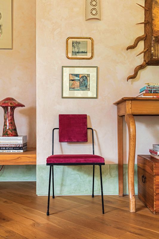Step Inside: Designer Angie Hranowsky’s Stunning Modern Bungalow Brimming with Art