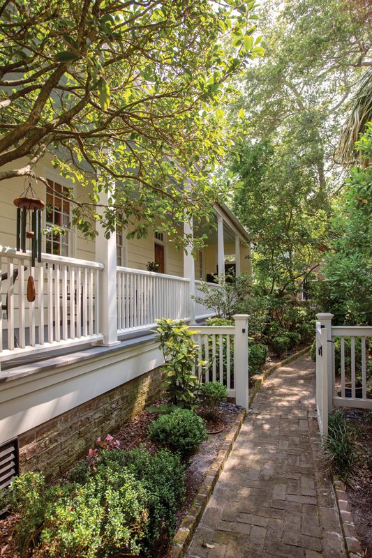 Garden State of Mind: A garden was a prerequisite for the couple, who use this delightful space to the fullest.