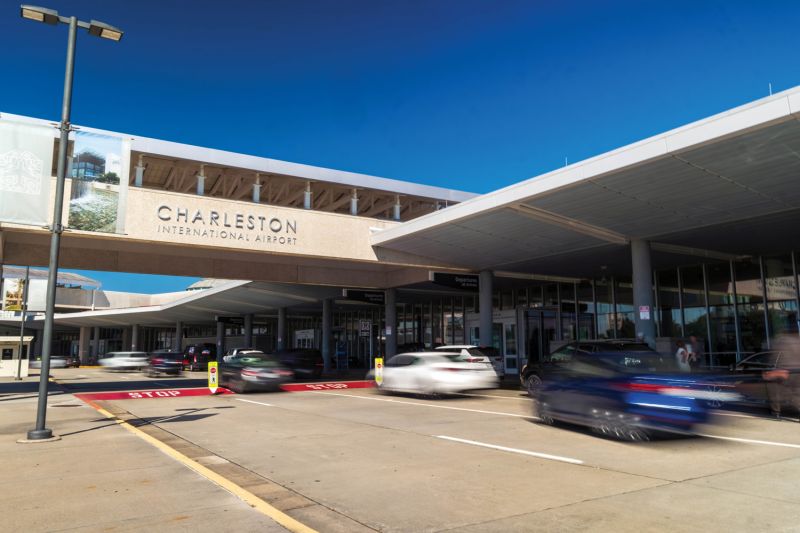 1985: Charleston International Airport's new terminal complex opens.