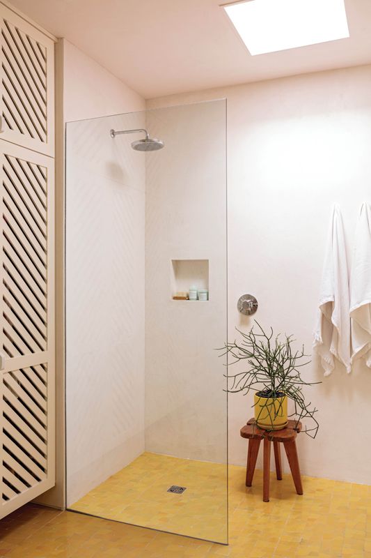 Step Inside: Designer Angie Hranowsky’s Stunning Modern Bungalow Brimming with Art