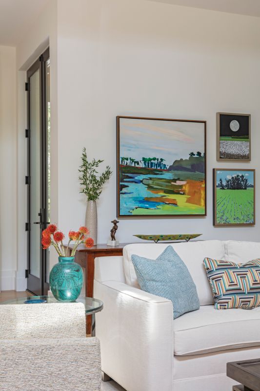 A Connecticut couple builds their second dream home in the classic Kiawah neighborhood to reflect their evolving needs, passion for art, and appreciation for contemporary design.
