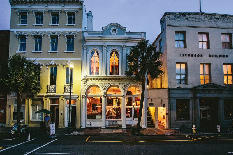 Oak Steakhouse (center) at 17 Broad Street, in the circa-1848 South Carolina Loan & Trust Co. building