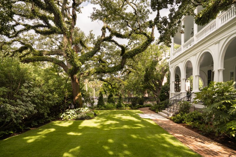 “Our goal was clear: revitalize the historic garden by celebrating its existing plant palette while simplifying the hardscape,” explains Pope, whose work on Two Meeting Street was recognized with a Carolopolis Award this spring.
