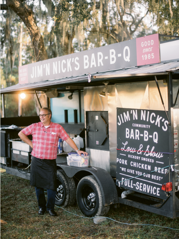 Southern Comfort: Since Kevin loves the food at Jim ’N Nick’s—paired with the fact that they offer a come-to-you catering truck—the barbecue purveyors made a perfect pick for this outdoor occasion.