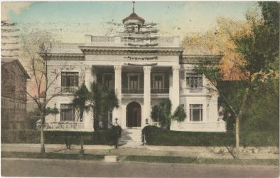A Welcoming Past: A vintage postcard of Villa Margherita. IMAGES COURTESY OF (POSTCARD) LEAH GREENBERG POSTCARD COLLECTION, SPECIAL COLLECTIONS, COLLEGE OF CHARLESTON LIBRARIES & (DAISY WITH HELEN JENNINGS) LEE JENNINGS
